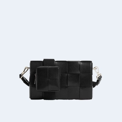 보테가 베네타 버서타일 스트랩 카세트백 블랙